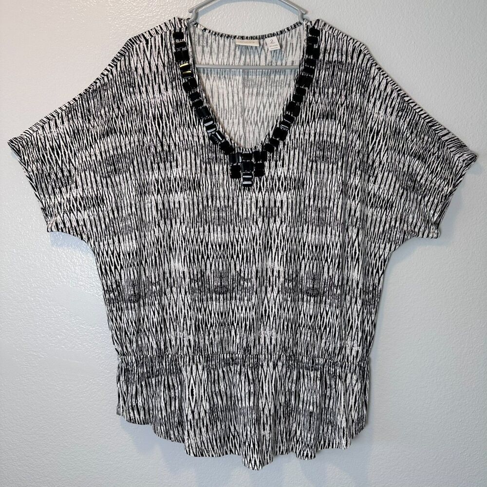 Chico's Women's Top Size 3-XL Black & White Geo Print Beaded V-Neck Short Sleeve